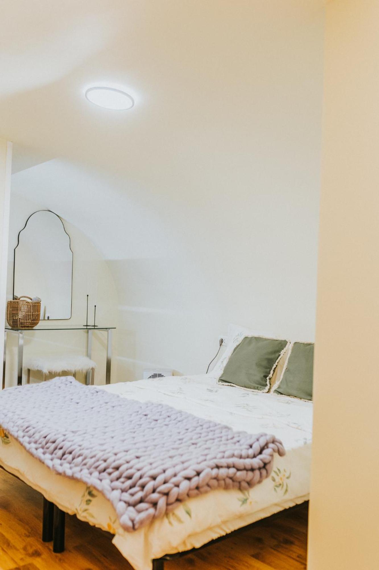 Locart -Cozy Downtown Apartment, Near Black Church With Free Wi-Fi Brașov Exterior foto