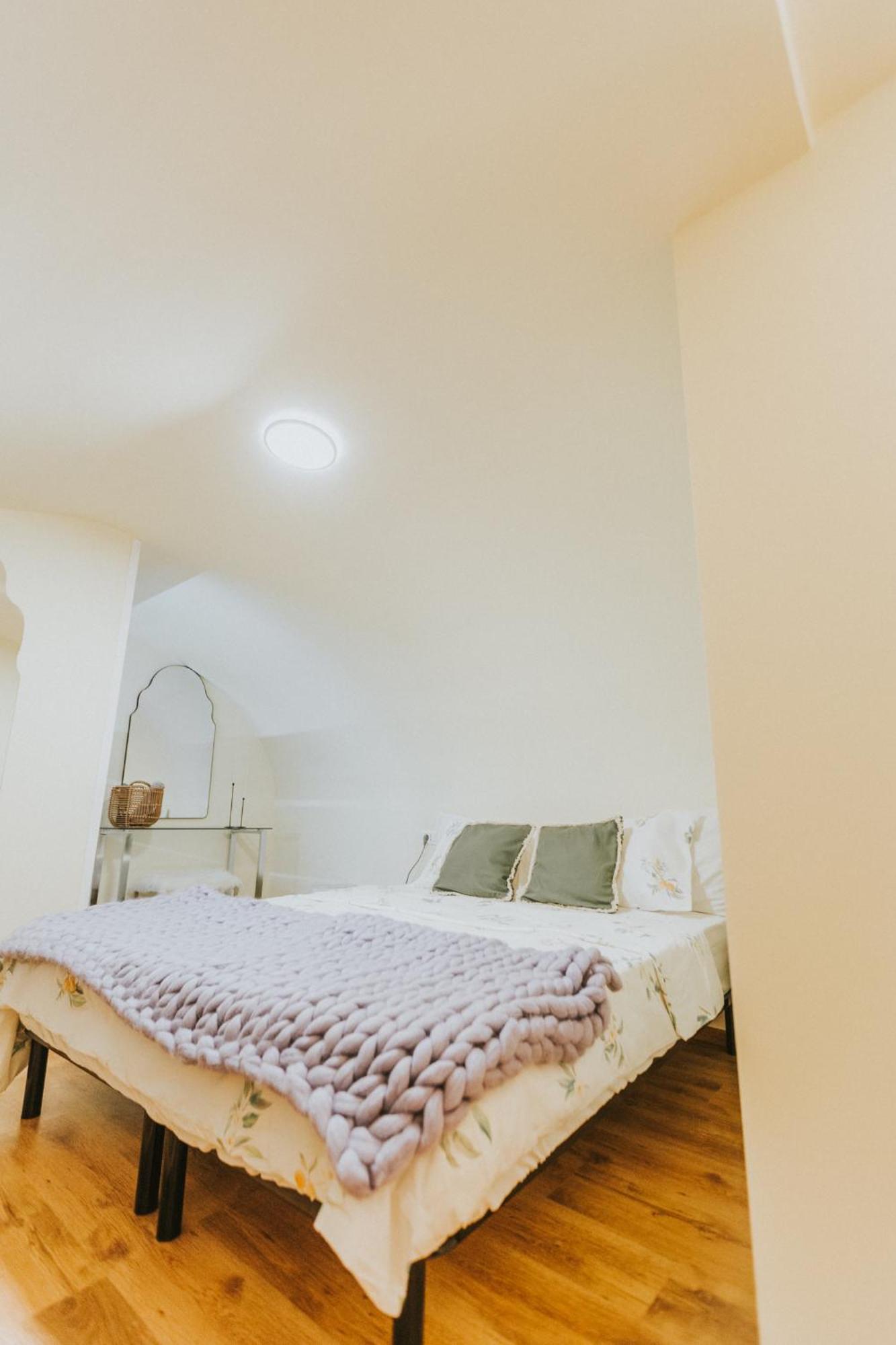 Locart -Cozy Downtown Apartment, Near Black Church With Free Wi-Fi Brașov Exterior foto